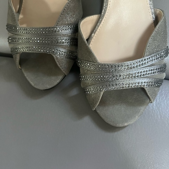 Pelle Moda new without box sandals size 8.5 - Picture 3 of 5